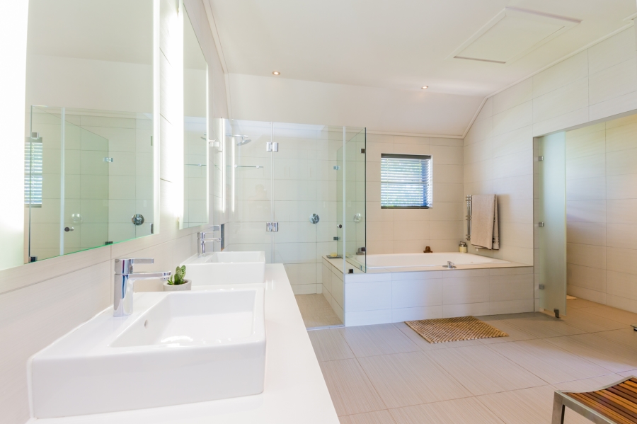 4 Bedroom Property for Sale in Pearl Valley at Val de Vie Western Cape